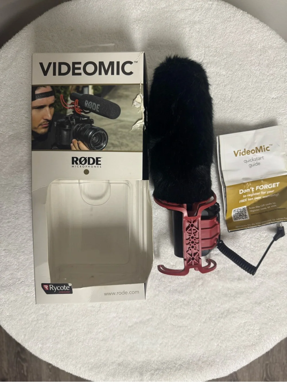RØDE Videomic On-Camera Microphone with Red Rycote Shock Mount